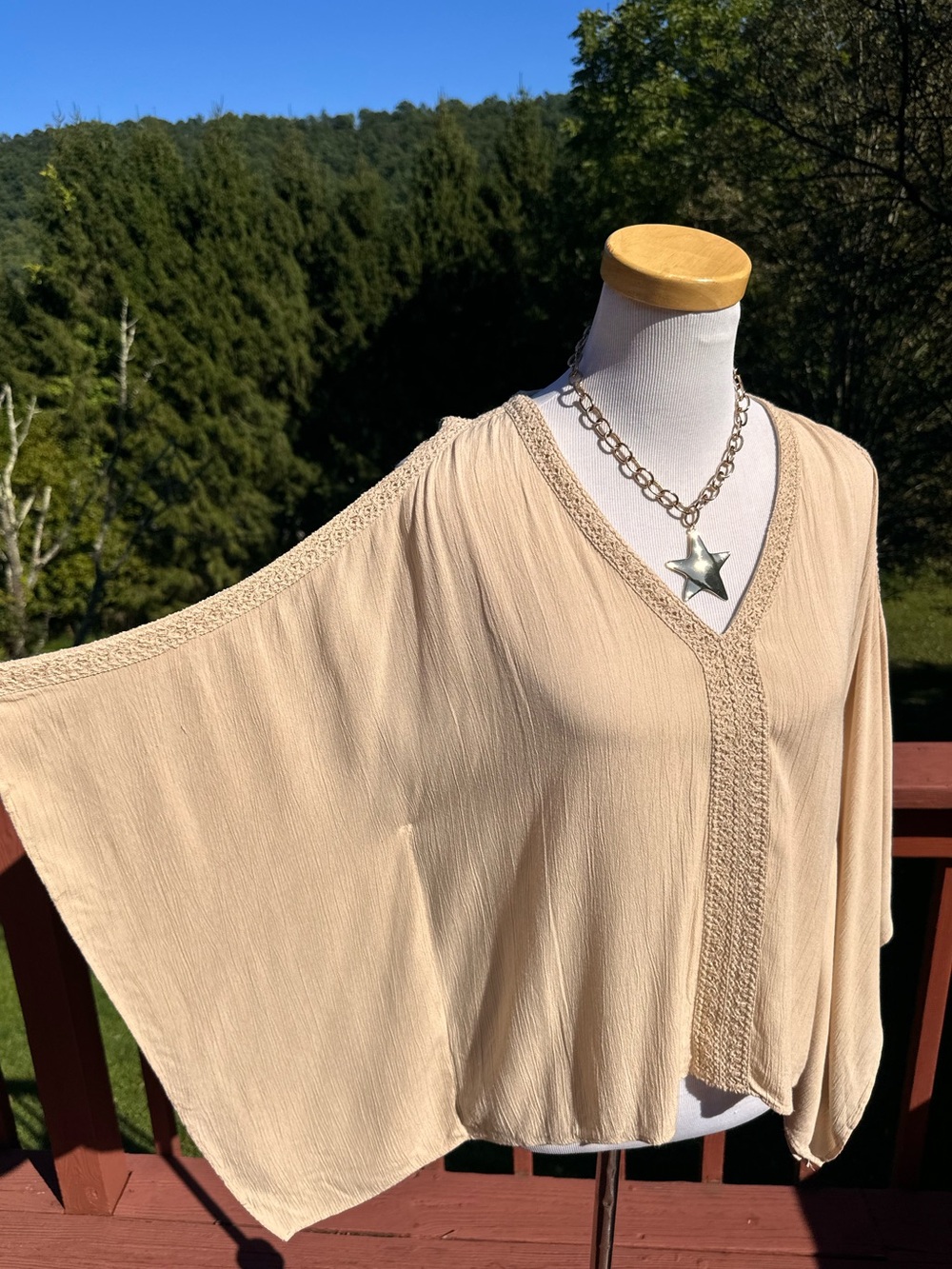 Lilly Pulitzer Cream V-Neck Poncho Open Sleeve Top Metallic Gold